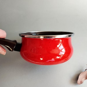 1-1.2 liter small pot with handle, vintage Fat Lava red enamel, 1970s, West Germany