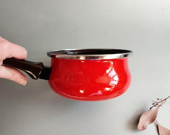 Olla pequeña de 1-1,2 litros con asa, esmalte rojo Fat Lava vintage, década de 1970, Alemania Occidental