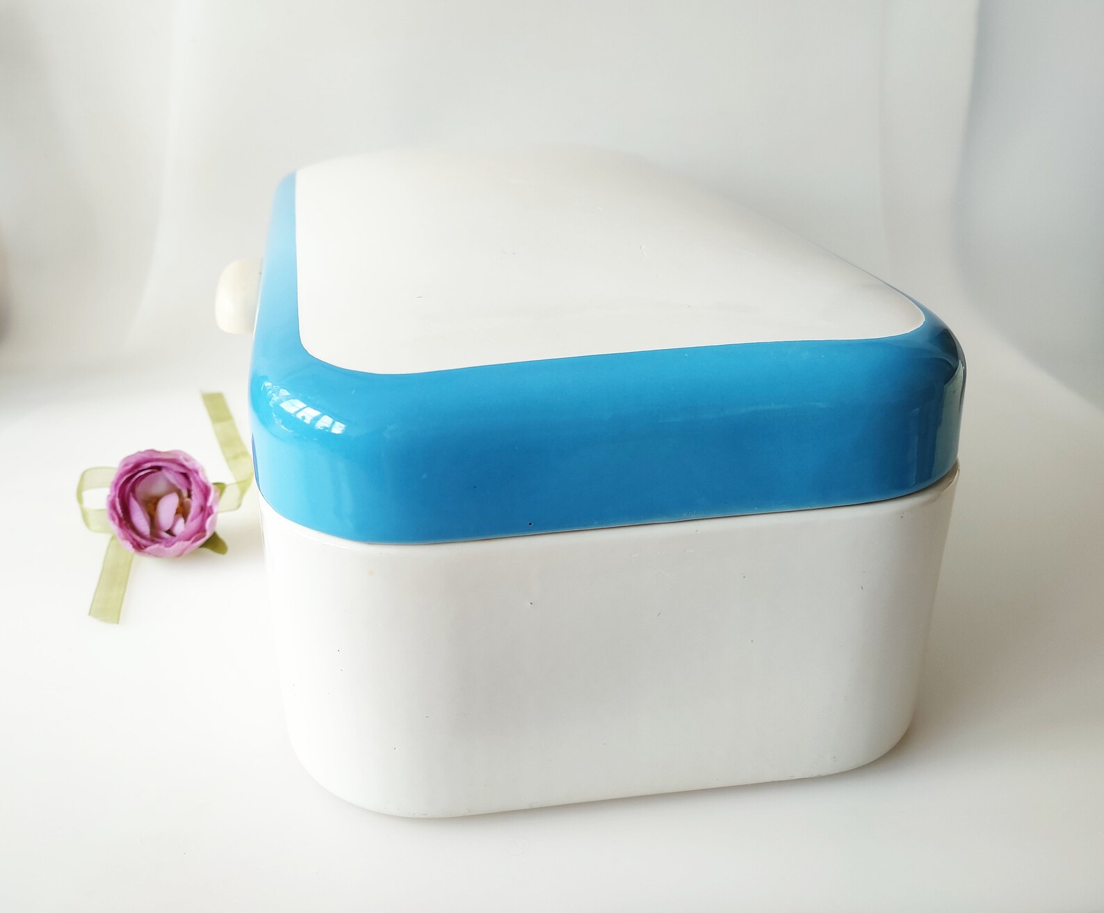 Vintage Enamel Bread Box Rounded Corners - Ca 1950 White Blue Baby Blue ...