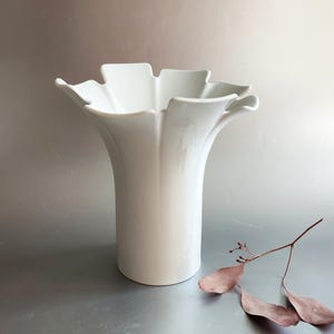 OP Art Vase Arzberg Porcelain in white glazed Germany Vintage 1980
