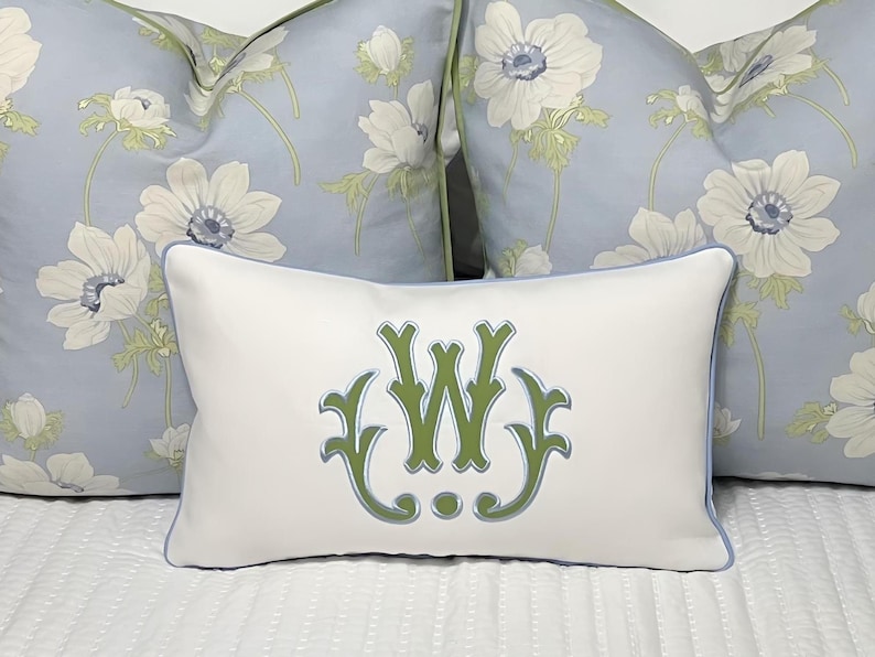 Large Monogram Applique Pillow Cover-Embroidered Pillow-Personalized Pillow-Large Lumbar Pillow-Queen/King Bed Pillow-Accent Pillow afbeelding 1