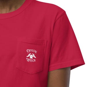 CRYSTAL WITCH Unisex Garment-Dyed Pocket T-Shirt für Witchy Mama Halloween Tee Comfort Farben S-2XL