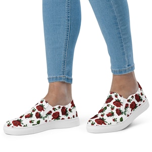 Vintage Red Roses Floral Slip-On Canvas Shoes Romantic Flowers Women&#39;s US Size 5 - 12