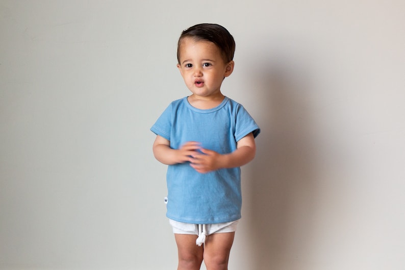 Basic Tee - PDF Sewing Pattern image 1