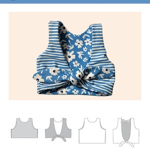 Könnte beinhalten: Ein reversibles Badeoberteil-Muster für Babys und Kinder in den Größen Neugeborene bis 9/10. Das Muster zeigt auf der einen Seite einen blau-weiß gestreiften Stoff und auf der anderen Seite einen blauen Blumenstoff. Das Oberteil wird hinten mit einer Schleife gebunden.