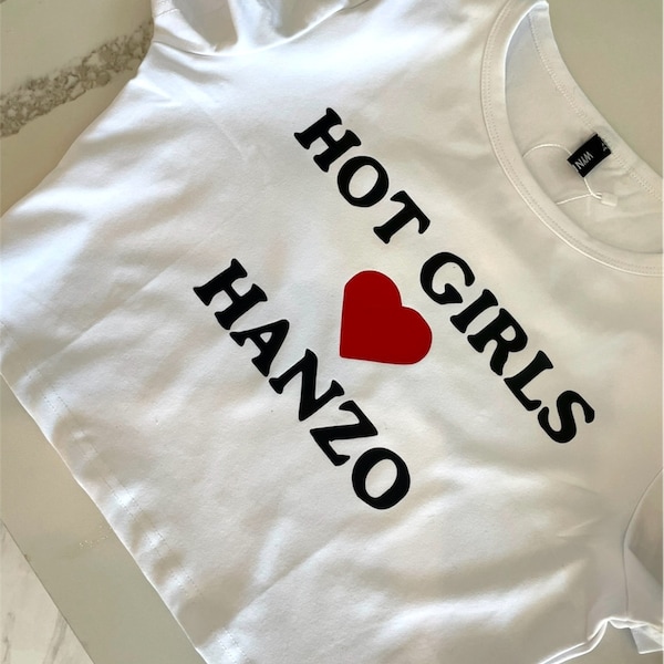 Hot Girls Heart Hanzo Cropped Tee - Stylish Hair Shears Brand T-Shirt - Perfect for Hairstylists & Salon Wear