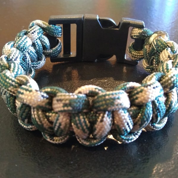 Woodland Camo Paracord Bracelet, Hunter Wear, Hiker Accessory, Ex Small to Ex Large Sizes, Outdoor Wear, Camo Gear