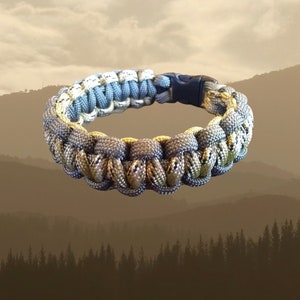 Desert Camo Charcoal Outline Bracelet, Hunter Wear, Survival Bracelet, Ex Small to Ex Large Sizes, Outdoor Wear, Paracord Gifts