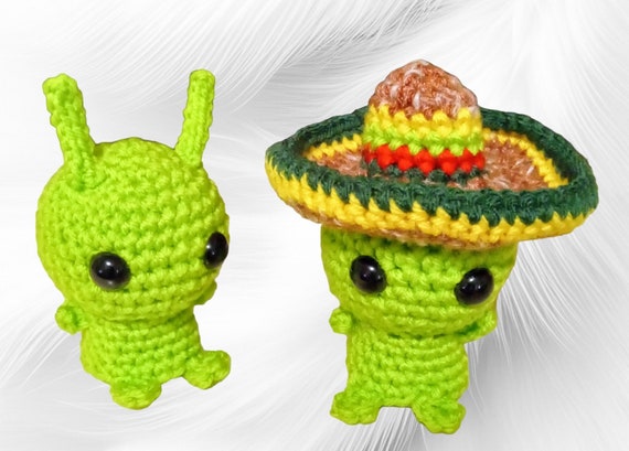 Crocheted Green Alien Sets or Individuals, Roswell NM Gifts, Sombrero Alien, Souvenirs, Cowboy Hat Aliens, 5 inch Green Alien, Alien Gifts