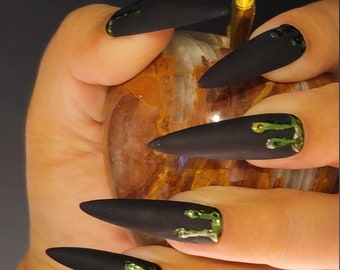 Drip in Green and Black Press On / Glue On Nails