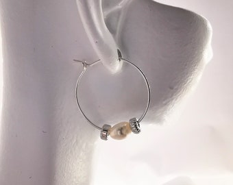 Orecchini a cerchio in argento sterling con perle, regalo per lei, orecchini di perle, gioielli con perle, regalo per il 30° anniversario