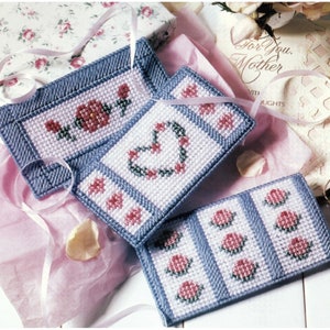 Flowers & Hearts Eyeglass Cases Plastic Canvas Pattern, Glasses Case, Sunglasses Case