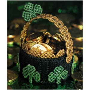 Pot of Gold Mini Basket Plastic Canvas Pattern, St. Patrick&#39;s Day