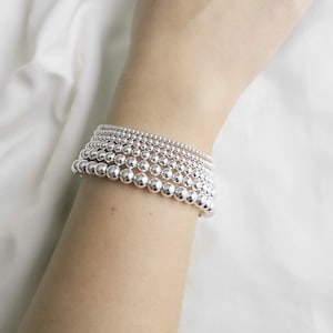 Pulseira de contas de prata, pulseira de empilhamento de prata, pulseira de contas de prata, pulseira de bola de prata, pulseira de contas elásticas de prata, presente para ela