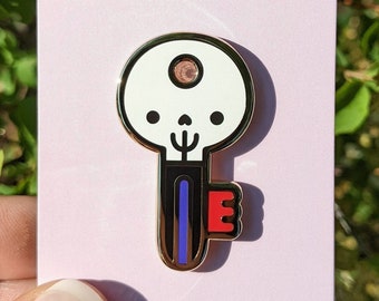 Skeleton Key Enamel Pin (Black/Red/Purple variation) - Spoopy Skull Enamel Pin - Creepy Cute Enamel Pin - Kawaii Key Enamel Pin - Witchy Pin