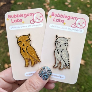 Minimalist Owl Enamel Pin - Great Horned Owl Enamel Pin - Marbled Enamel Pin - Lustrous Pearlescent Pin - Elegant Simple Owl Brooch