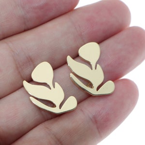 Leaves earrings posts - Brass  Earing Post - Gold Earring Stud - Earring findings - Leaves charms - earring charms  - Jewelry Supplies