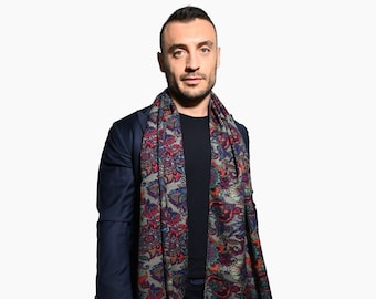 Floral Elegance: Gray Wool Scarf with Handcrafted Patterns, Made in Italy