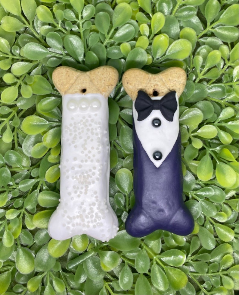 Bride & 'BLACK' Groom Bone, 2 pack,  Each treat is 4”x1.5” 