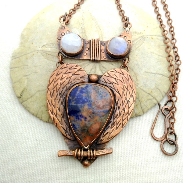 Collar de cobre con forma de búho, Collar con sodalita y piedra lunar, Joyería de cobre, Collar único de mujer, Collar rústico de cobre boho