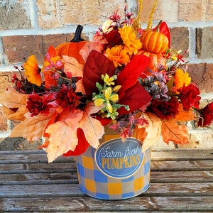 Fall centerpiece,Fall table top decor, Farmhouse Arrangement, Fall Farmhouse Decor, Harvest Arrangement, Farmhouse Fresh Pumpkins