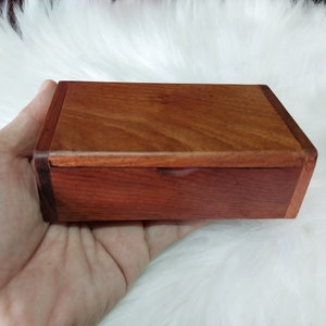 Caja de tarjeta de nombre de madera, regalo coleccionable hecho a mano de madera dura