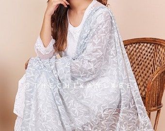 Grijze Chikankari Dupatta: handgeborduurde Georgette-sjaal