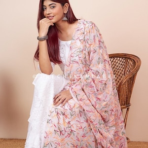 Dupatta Chikankari bianca fatta a mano: sciarpa ricamata in georgette immagine 1