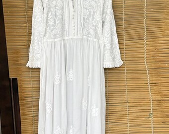 Hand Embroidered White Muslin Chikankari Anarkali Kurti Dress - Etsy New  Zealand