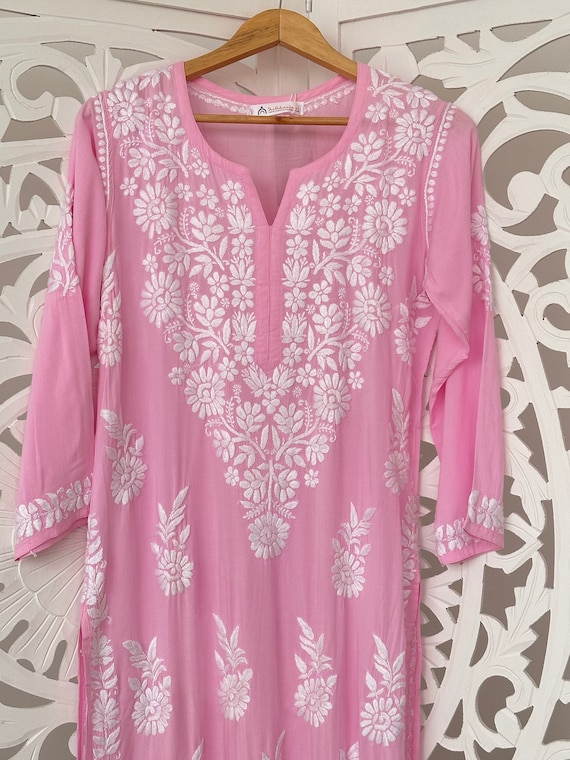 Lucknowi Chikan Kurti at Best Price in Ahmedabad | Rutba Fashion