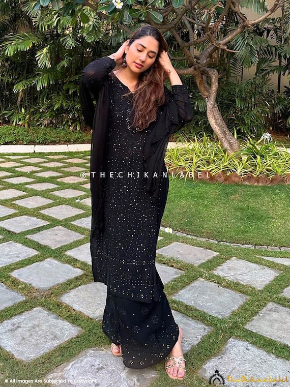 Black Lucknow Chikan Multi Embroidery Lucknow Chikankari Kurti at Rs 375 |  Chikan Embroidery Kurti in Lucknow | ID: 24288520633