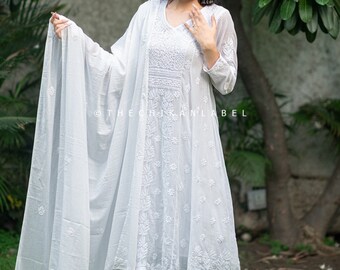 Kurti brodé à la main en pur coton blanc indien traditionnel
