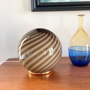 BEIGE/BROWN MURANO D 20 table lamp with swirl rigadin glass, golden frame