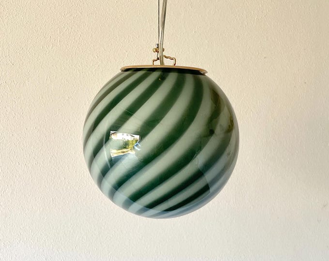 Lovely green Murano ceiling lamp - swirl rigadin glass D20 cm