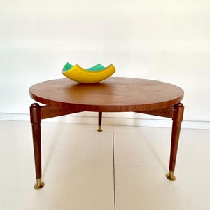 Vintage Italian coffe table, modern design, mid century '60