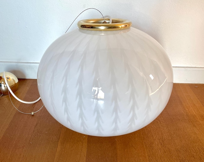 Stunning large Murano vintage ceiling lamp with lovely white rigadin spinato glass