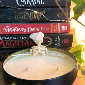 Skeleton Spa Candle – 16 oz Black Tin | Double Wick Fall Candle | Apple Cinnamon Vanilla | Halloween Decor & Cozy Autumn Scent