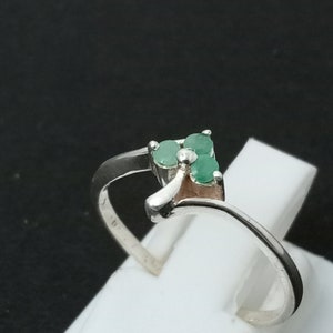 Emerald Heart Ring, Round Emerald Heart Ring, Dainty Ring, 925 Sterling Silver Handmade Ring, Solitaire Ring Statement Ring