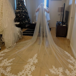 DONNA - Lace Cathedral Wedding Veil