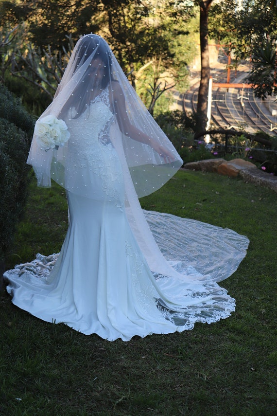 PEARL FLOOR LENGTH VEIL