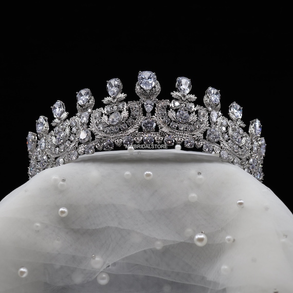 Wedding Cubic Zirconia Tiara, Silver Sparkling Wedding Tiara  display picture 1