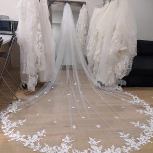 KEZIA - Lace Wedding veil, Vintage lace Wedding Veil, Floral Cathedral Veil, Floral Lace Cathedral Length Veil, Chapel Wedding Veil,Lace