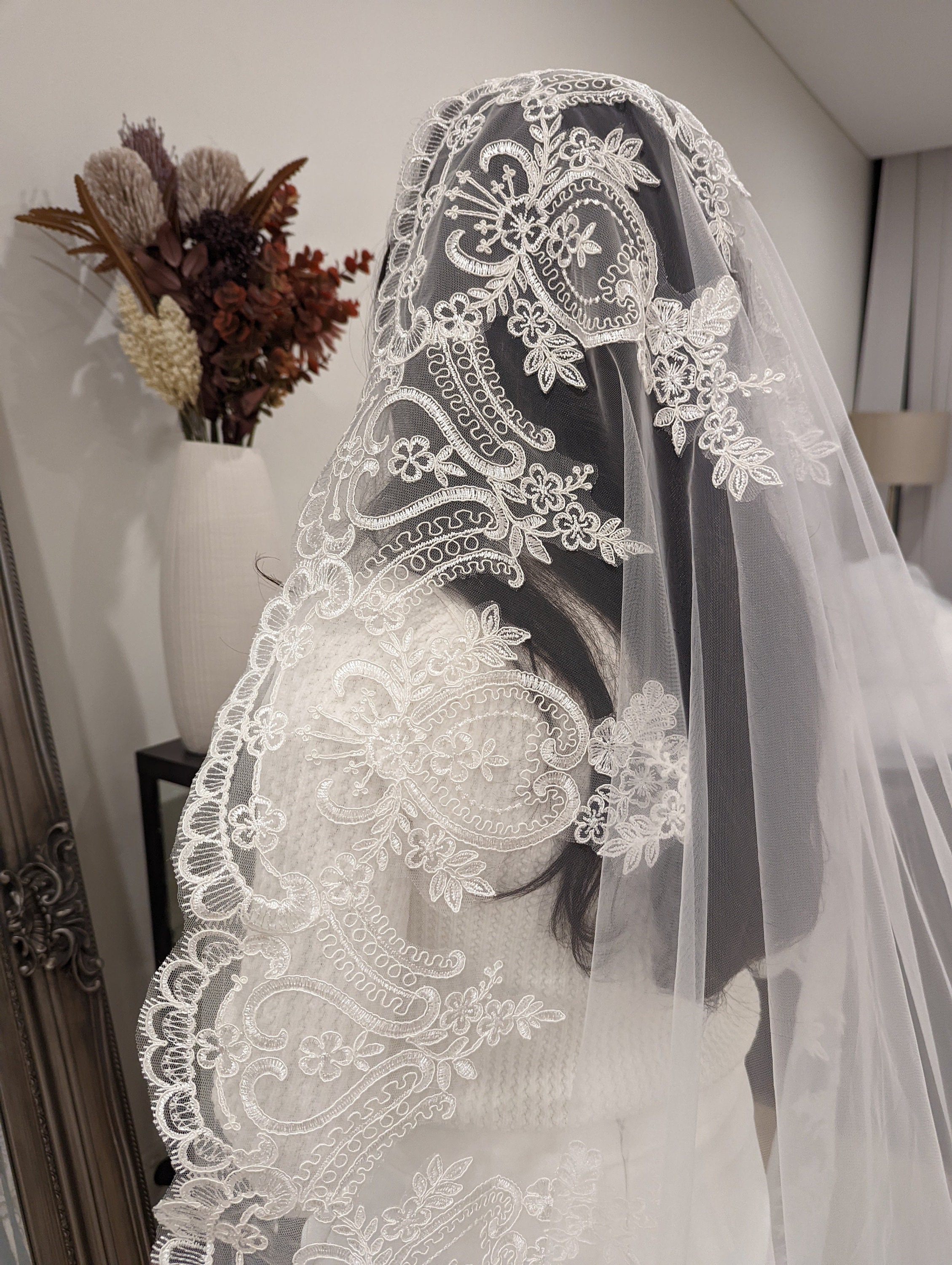 SINDALU 90 Chapel Length Veil,Champagne Tulle Wedding Veil with  Pearls,Floral Lace Veil,Cathedral Bridal Veil with Comb,Pearl Lace Veil,Beaded  Veil 