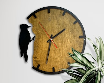 Personalized Woodpecker Wooden Wall Clock: Nature Decor