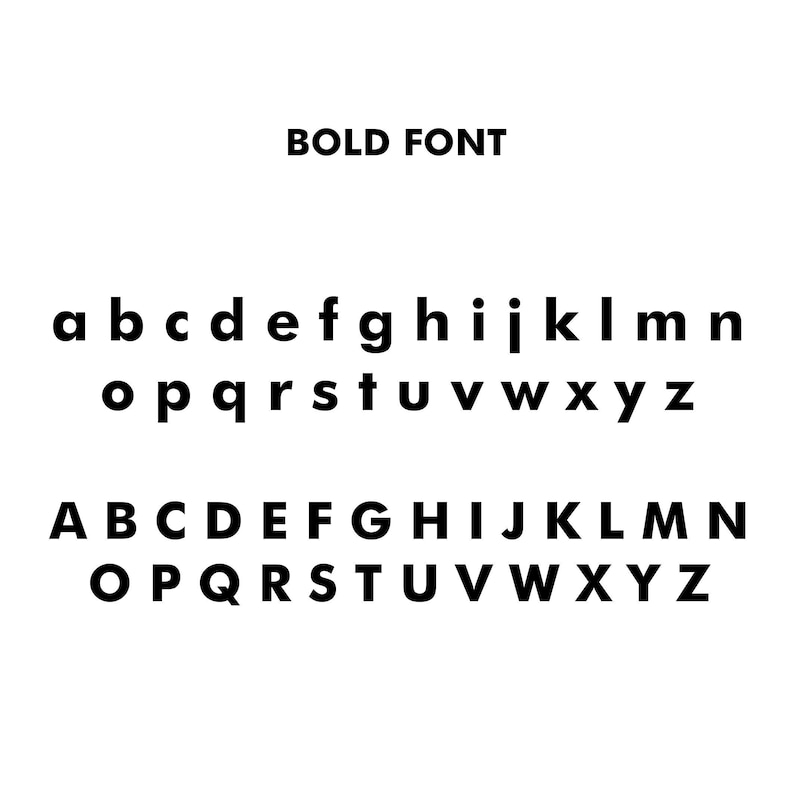 Pode incluir: Em um fundo branco, letras e n&uacute;meros pretos em negrito s&atilde;o exibidos. O texto "BOLD FONT" est&aacute; no topo. O alfabeto min&uacute;sculo &eacute; mostrado acima do alfabeto mai&uacute;sculo.