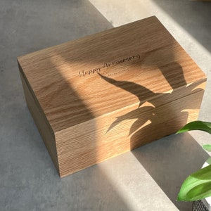 Caja de recuerdos de roble macizo grande personalizada / Caja de recuerdos de roble / Regalo personalizado especial para recuerdos / Caja de roble macizo / Caja de madera de dos piezas