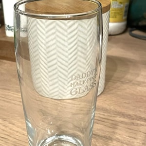Personalised Pint Glass for Dad | Gifts for him | Gifts for Beer Lovers | Glass gifts for Father&#39;s Day