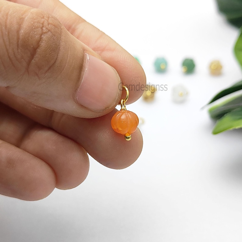 Pumpkin Gemstone Charm, Carved Stone Pumpkin, Melon Bead Pendant, Handcarved Gem Bead, Halloween Jewelry Charm, DIY Jewelry Making, Healing Stone Pendant, Autumn Jewelry Supplies, Gemstone Halloween Gift, Unique Pumpkin Bead, Crystal Carved Pendant, Fall Jewelry Charm, Spooky Season Charm