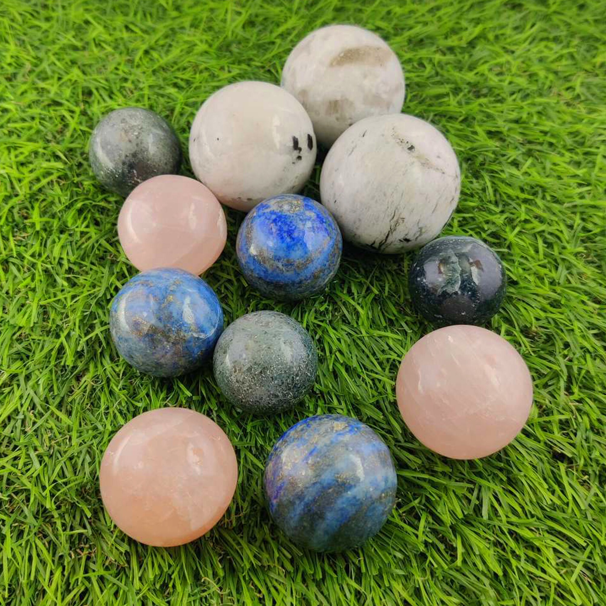 AITELEI - Sfera di quarzo rosa naturale, 3 cm, sfera di cristallo curativa Feng Shui sfera di meditazione sfera sfera di pietra con supporto in legno
