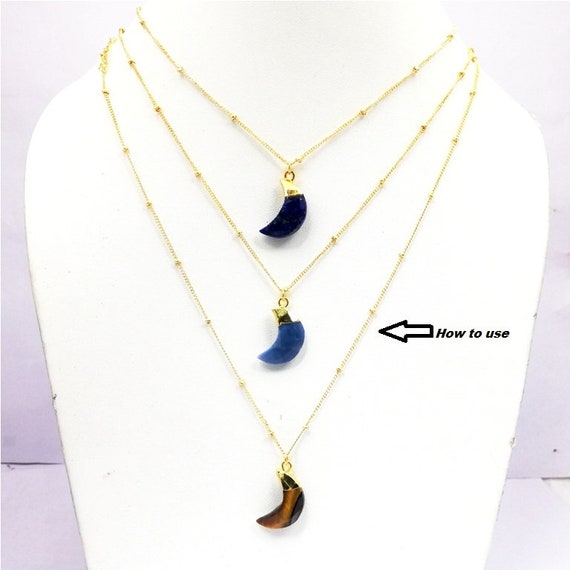Pendentif Croissant De Lune En Agate Bleue Transparente – Longueur 4,2 Cm – Lot 1960 – Neuf Sans Emballage